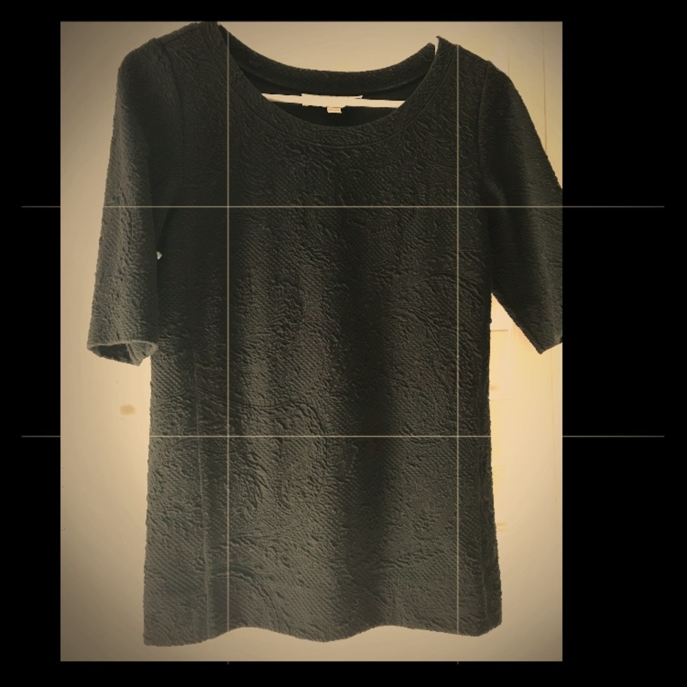 Loft textured black tee